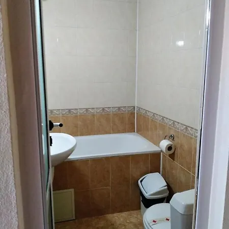 Πανσιόν лилия 18 Πριμόρσκο